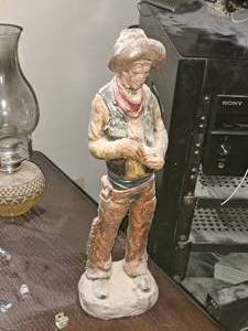 lot 210 image: Cowboy theme Statue 16