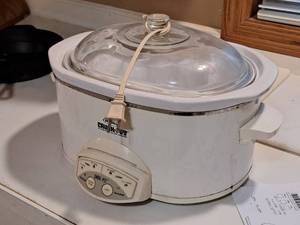 lot 227 image: Household Slow Cooker