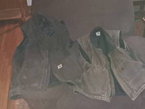 lot 249 image: Lot of (2) Carhartt Size Large-Tall Mens Vests