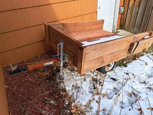 lot 3 image: Northern Tool & Equipment 5 Single Axle Utility Trailer