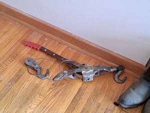 lot 257 image: Cable Come-Along Winch