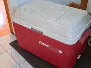 lot 269 image: Coleman PolyLite 40 Chest Cooler