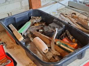 lot 276 image: Assorted Hand Tools - Hex Wrenches, Hammers, Locking Pliers, Screwdrivers, Clamp, Utility Pan