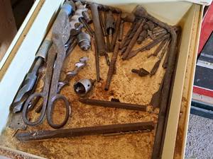 lot 282 image: Assorted Drill Bits, Boring Bits, Tire Iron, Tin Snips