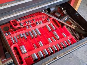 lot 285 image: Assorted Ratchets and Sockets with Socket Trays
