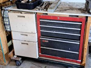 lot 287 image: Custom Rolling Tool Box  Workstation  Power Station