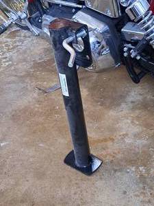 lot 885 image: Trailer Support Leg