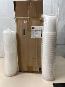 lot 67 image: 1 Case (100 each) NEW Medline DYND34265 32 oz. 1 Quart Translucent Containers with Lids