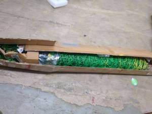lot 19 image: Portable Electric Fence Kit with Green and Yellow Wire