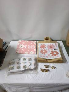 lot 63 image: Assorted Decorative Craft Items for Home Decor