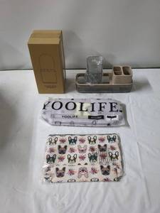 lot 64 image: YOOLIFE Cosmetic Brush Storage Box with Organizer Set