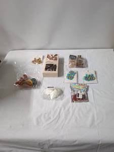 lot 68 image: Assorted Hair Accessories and Beauty Items Collection