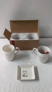 lot 136 image: Set of 2 Grandparent Mugs and Thank You Mom Dish