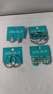 lot 140 image: Set of Fashion Jewelry Pieces from The Pioneer Woman