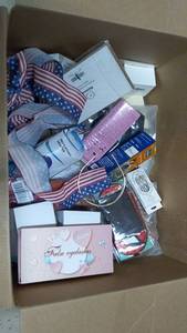 lot 168 image: Lot of Mixed Beauty and Cosmetic Items - Including Eyelashes, Tools, and Accessories
