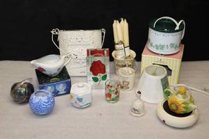 Home DeCorTable Top DeCor and Candles