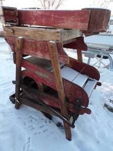 lot 1 image: Vintage HERO Grain Seed Cleaner