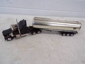 lot 25 image: Tanker Truck Diecast Collector Car
