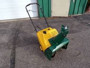 lot 2 image: MTD Snowblower with Electric Start