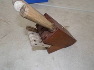 lot 73 image: Knife Block with Knives