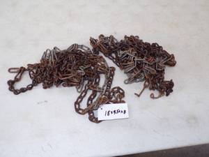 lot 85 image: Pair of Snow Blower tire Chains 18 x 9.5 x 8