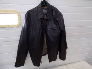 lot 95 image: XL Leather Coat insulated