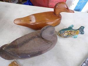 lot 121 image: Ice Fishing Decoy, Vintage Decory and Wood Duck