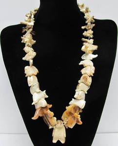Hand Carved Stone Southwestern Fetish Necklace wBuffalo &amp other Carved Animals&nbsp