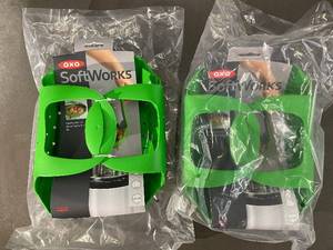 G 4 - Set of 2 OXO SoftWorks Silicone Pressure Cooker Steamers