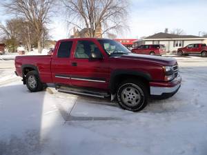lot 1 image: 2006 Chevrolet Silverado