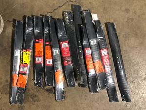 Lot of Assorted Lawn Mower Blades Various Models and Conditions Customer Returns See Pictures