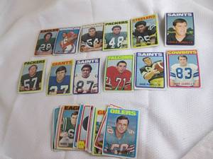 Assorted 1972 Topps Football Cards...
