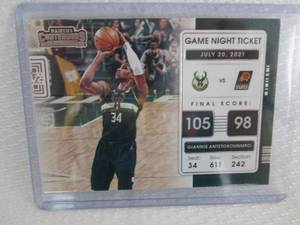 2021-22 Contenders Giannis Antetoko...
