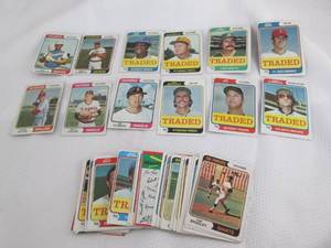 Assorted 1974 Topps Baseball Cards...