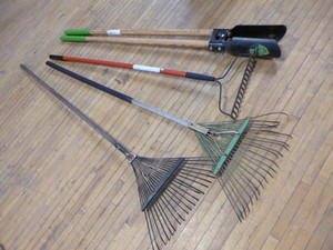 lot 36 image: LawnGarden Tools