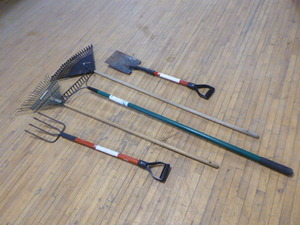 lot 37 image: LawnGarden Tools