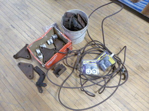 lot 68 image: Garage Items