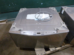 lot 73 image: LG SideKick Mini Top Load Pedestal Washer