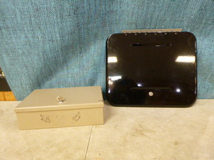lot 90 image: 2 Security Items