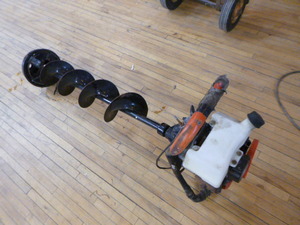 lot 127 image: Eskimo Viper Gas Ice Auger