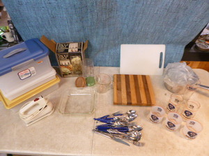 lot 158 image: Kitchen Items