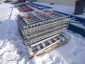 lot 5 image: 20 Pallet Racking 46 X 42 Wire Decks