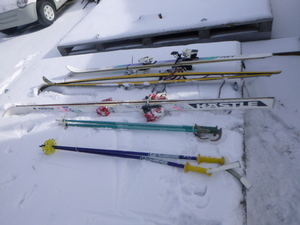 lot 171 image: 3 Sets of Skis