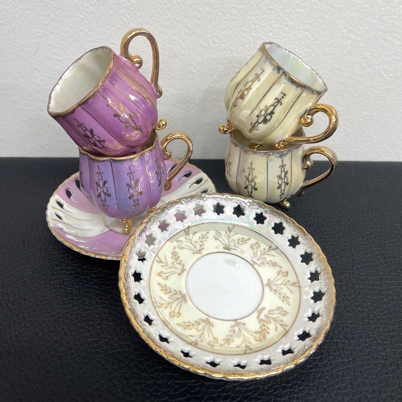 lot 131 image: Vintage Enesco Opalescent Footed Teacups & Lattice Saucers - Set of Two Saucers & Four Teacups