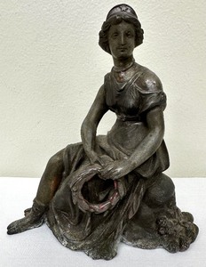 lot 157 image: Lovely Metal Woman Statue Clock Topper
