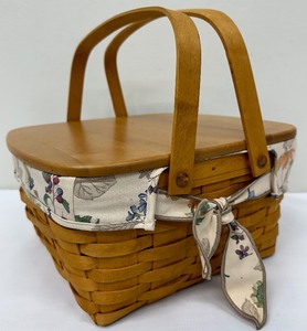 lot 182 image: Longaberger Classic Basket - Cake Basket 11011 - 1999