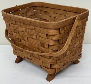 lot 159 image: Basketville Footed Basket from Putney, Vermont