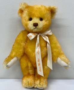 lot 21 image: Steiff Loves Me, Loves Me Not Teddy Bear-Yellow Tipped - 2001
