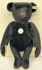 lot 91 image: Steiff Black Bear 1907 - Replica 1988-1989