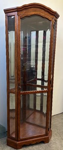 lot 49F image: Lovely Corner Hutch with Light and Five Glass Shelves